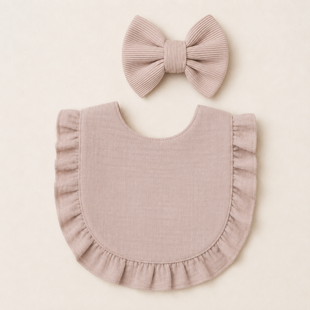 Bavoir à volants & bandeau