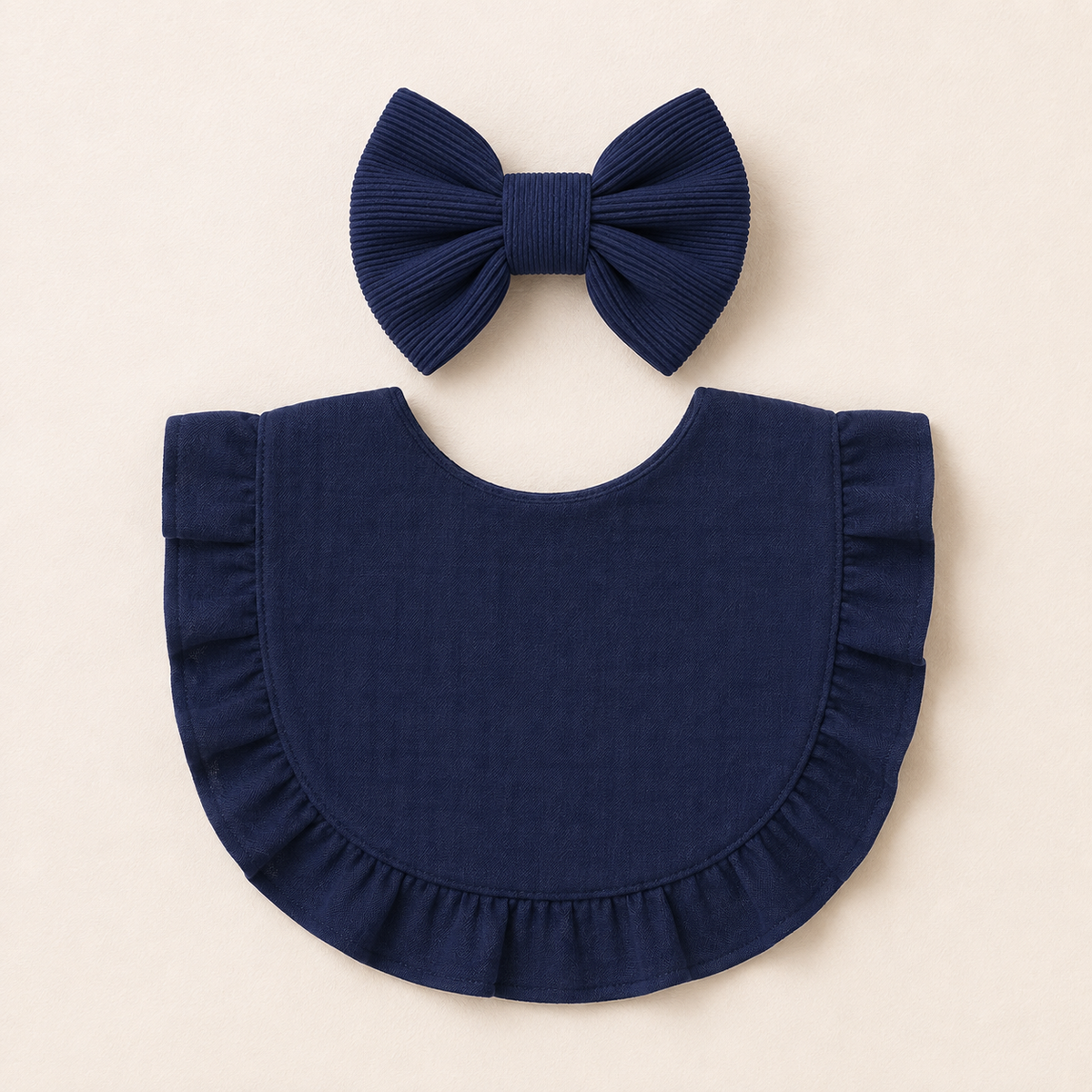 Bavoir à volants & bandeau