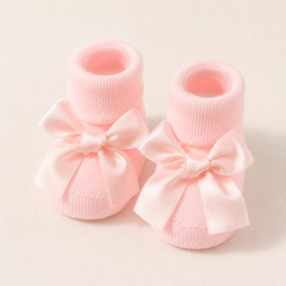 Les Précieuses – Chaussons bébé à nœud satin